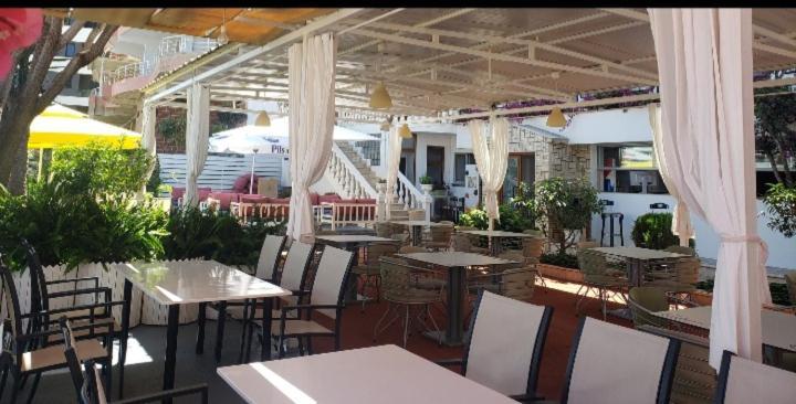 Fjora Rooms Saranda Extérieur photo